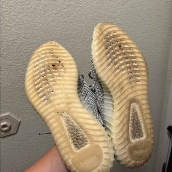 Yeezy Boost 350 V2 in Gray and Cream - Picture 9 of 9